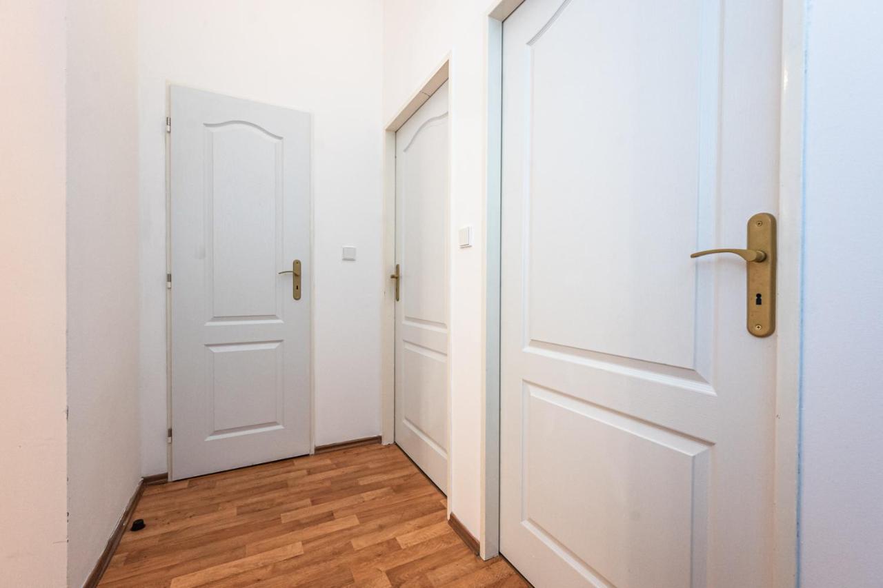Apartment Lublanska 48 Prag Exterior foto